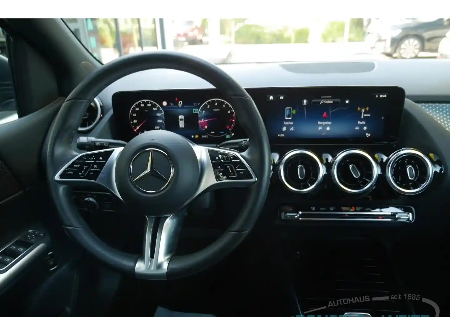 Mercedes-Benz B 180