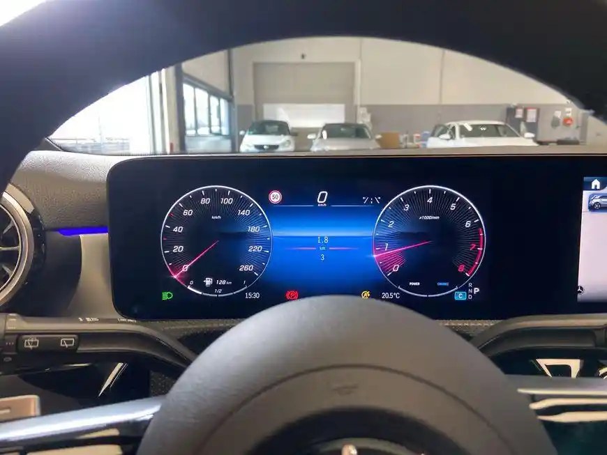 Mercedes-Benz A 180