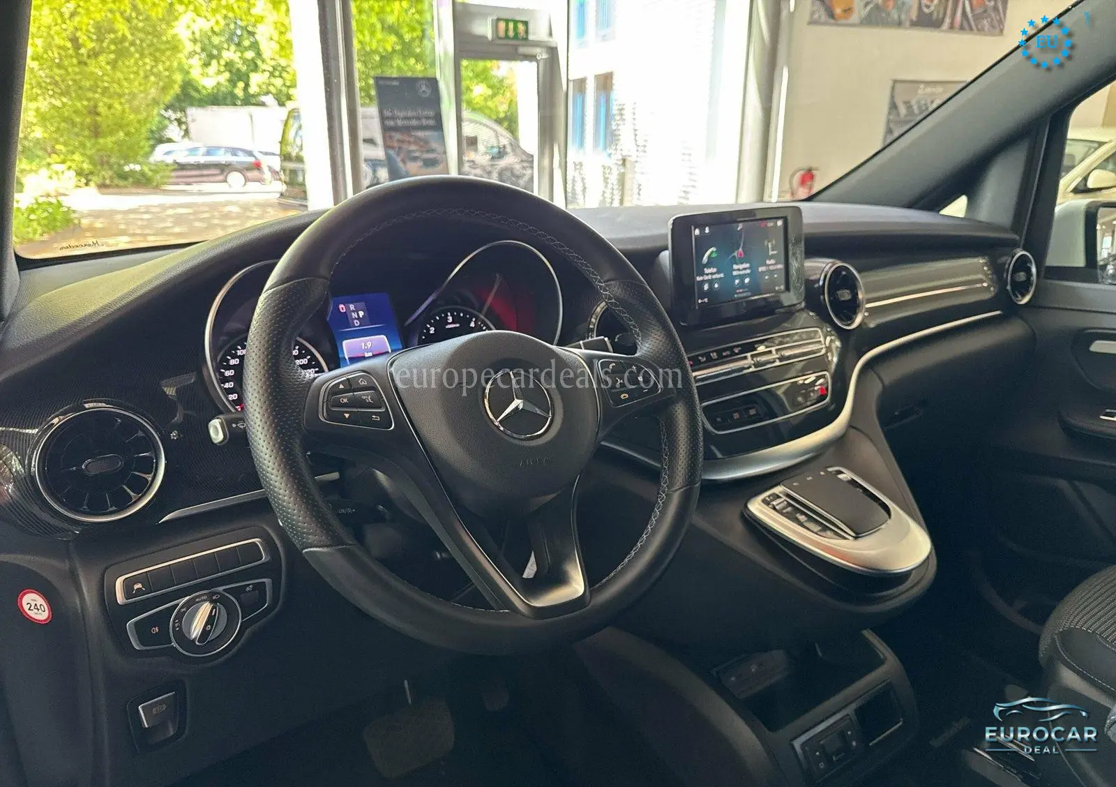 Mercedes-Benz V 220