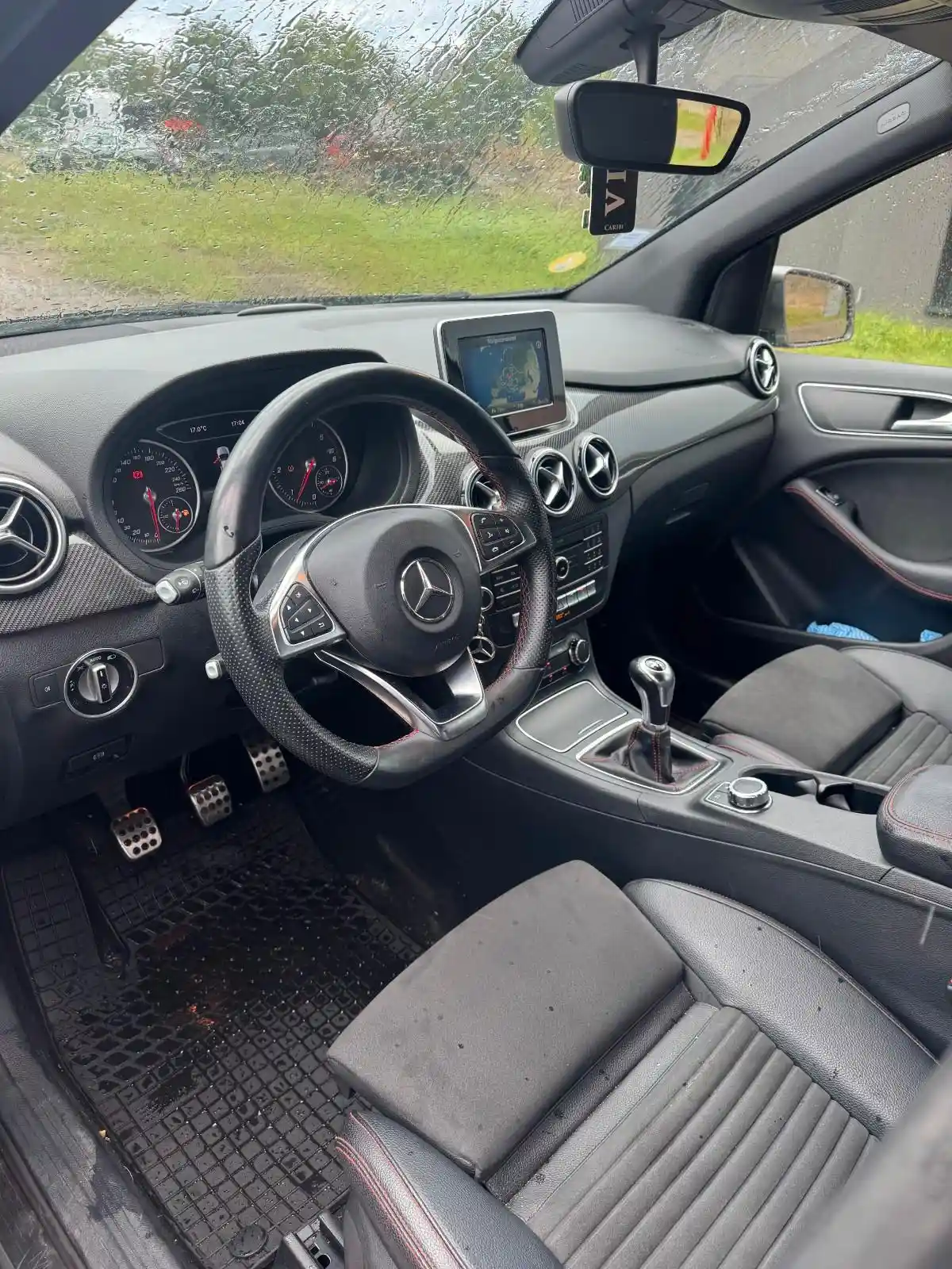 Mercedes-Benz B 200