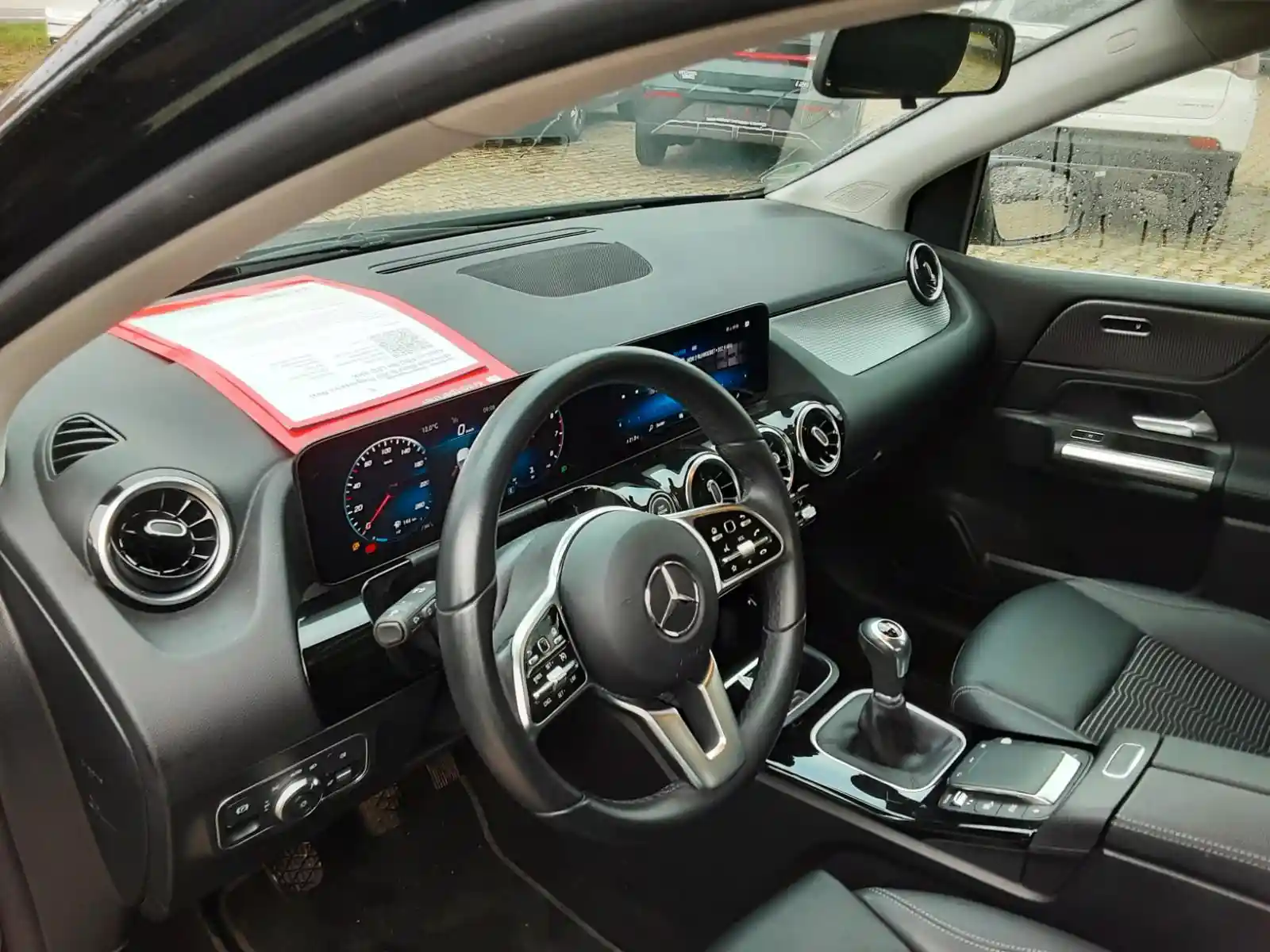 Mercedes-Benz B 200