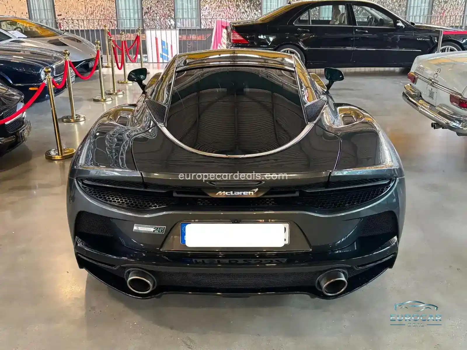 McLaren GT