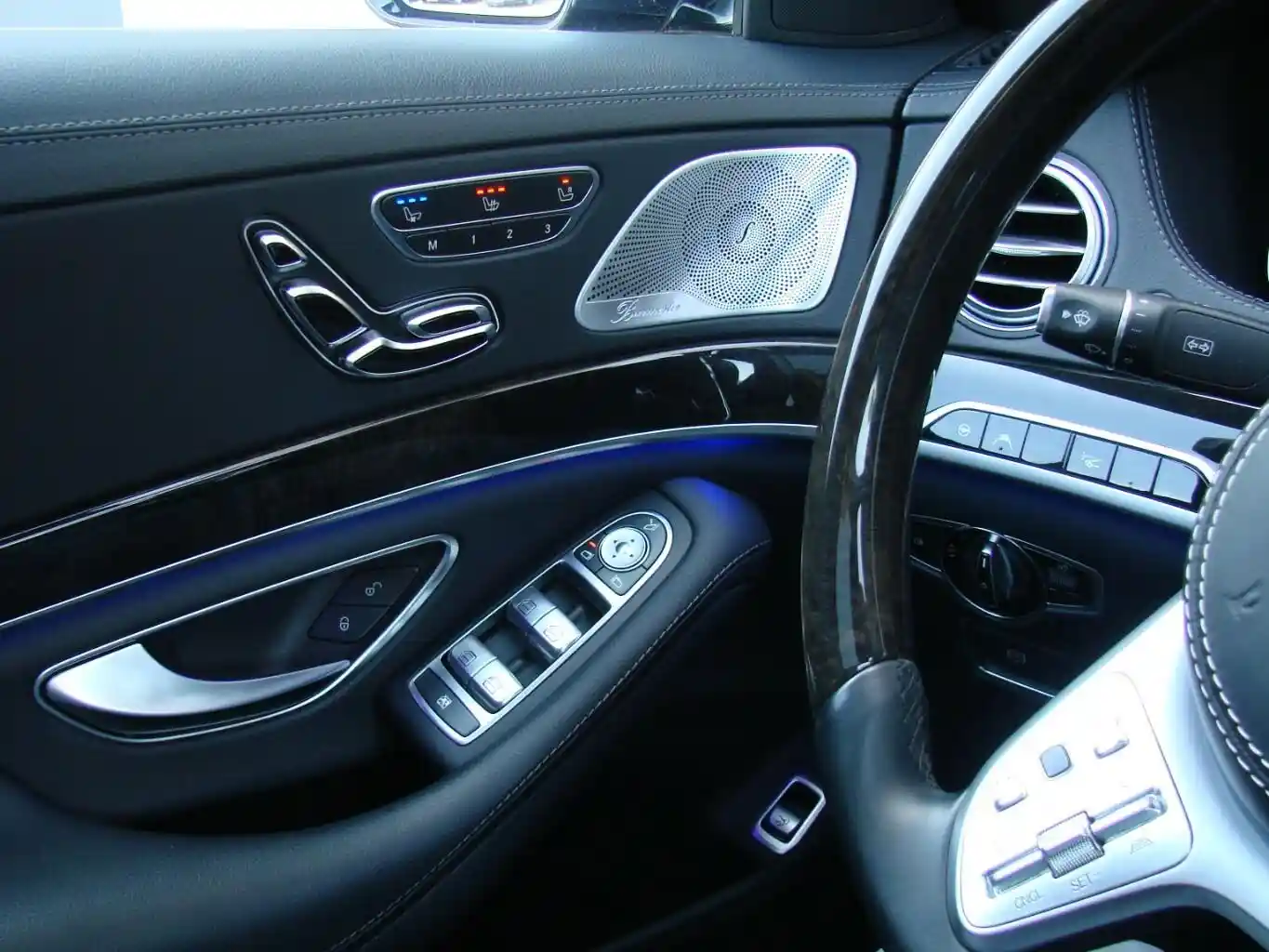 Mercedes-Benz S 400