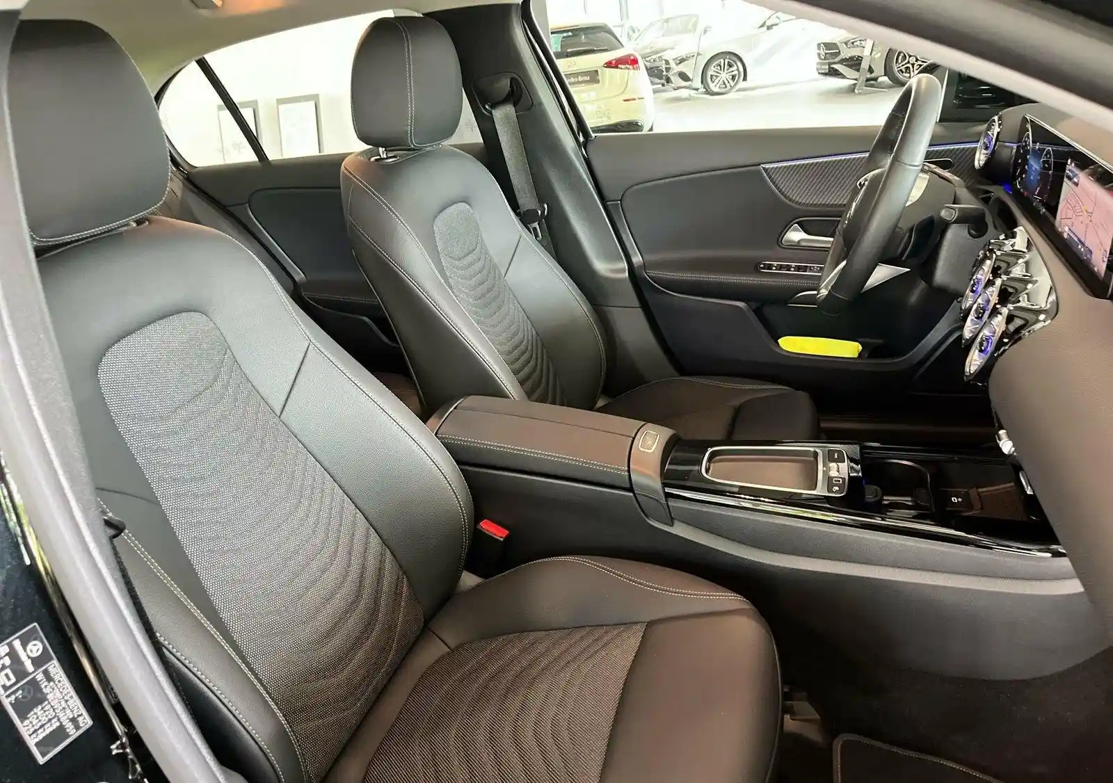 Mercedes-Benz A 180
