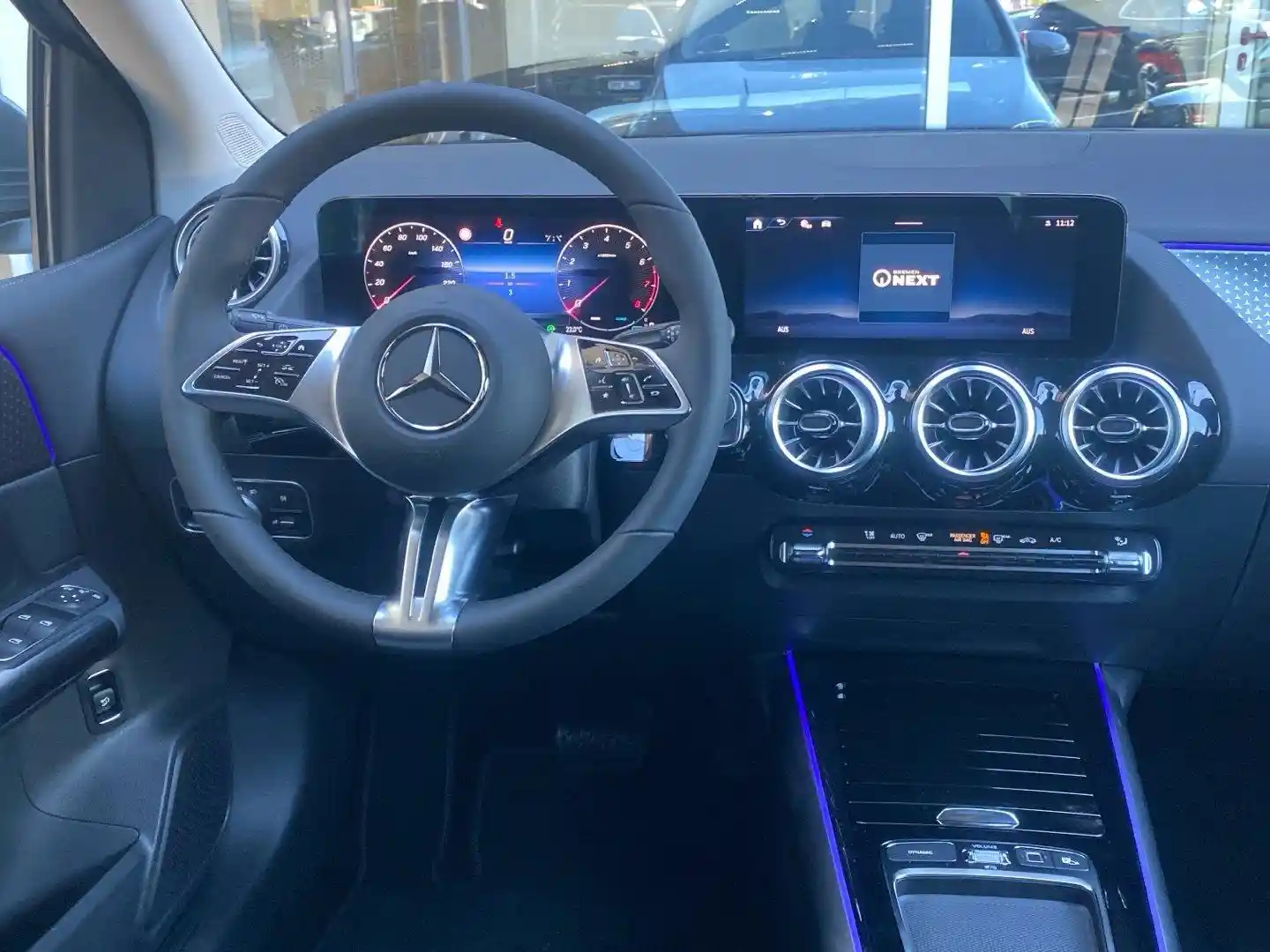 Mercedes-Benz B 180