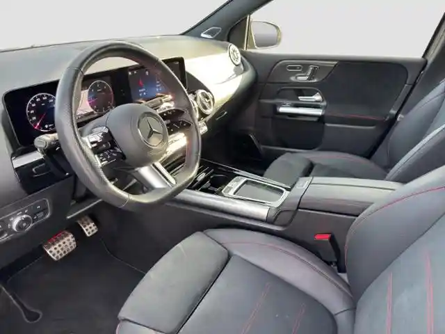 Mercedes-Benz B 220