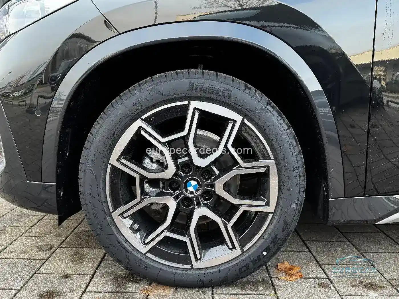 BMW iX1