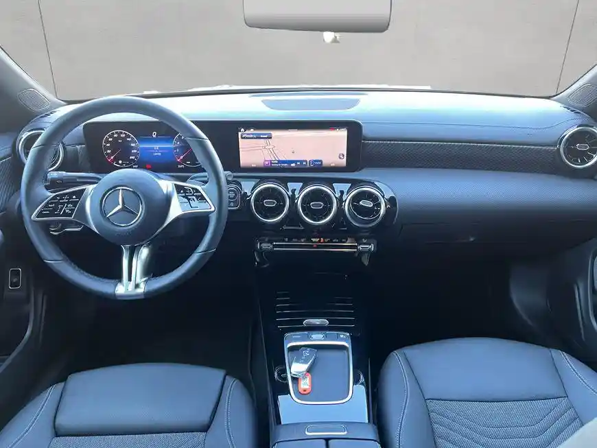 Mercedes-Benz CLA 180