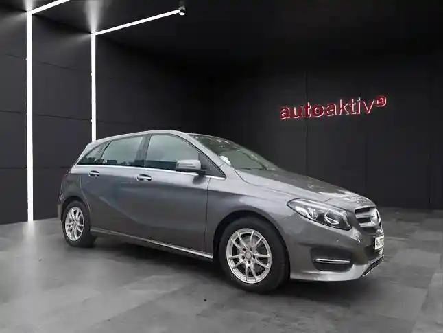 Mercedes-Benz B 180