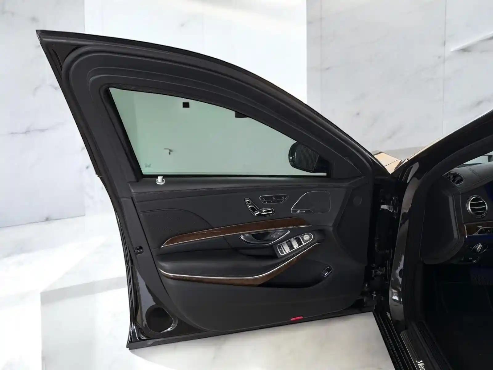 Mercedes-Benz S 600