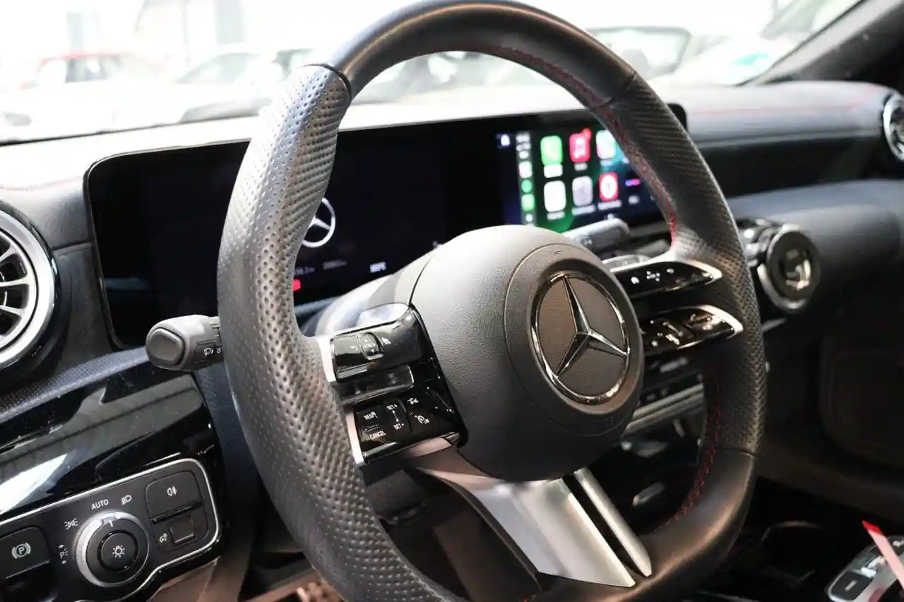 Mercedes-Benz CLA 200