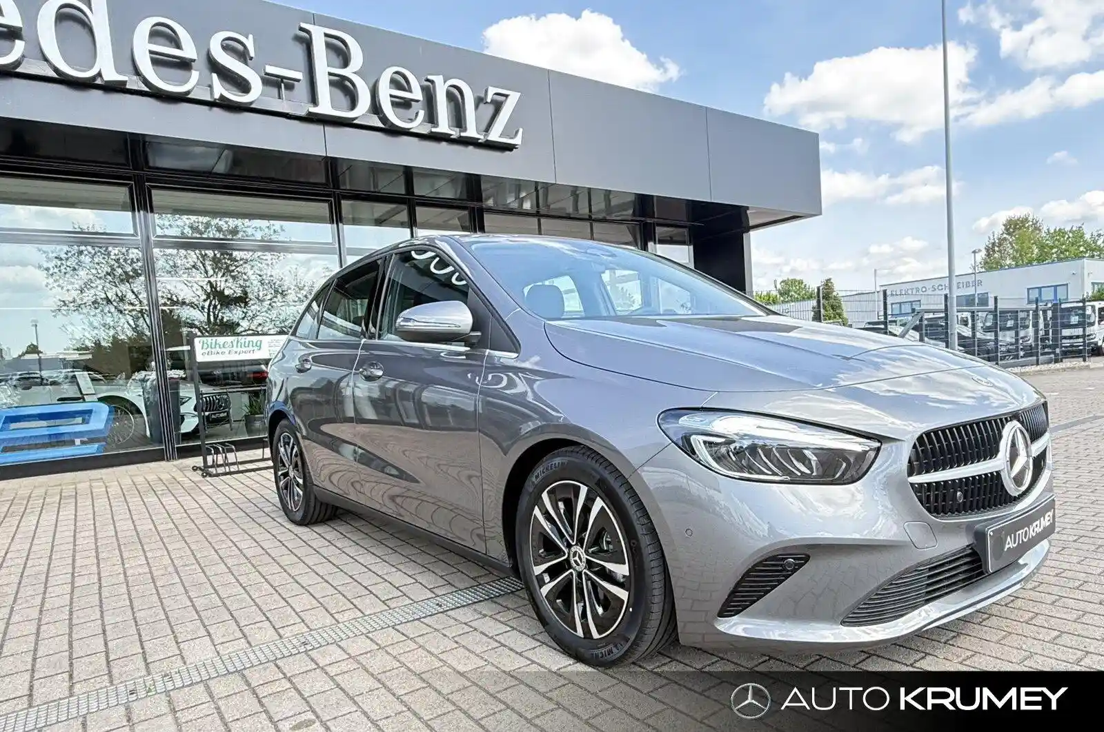 Mercedes-Benz B 180