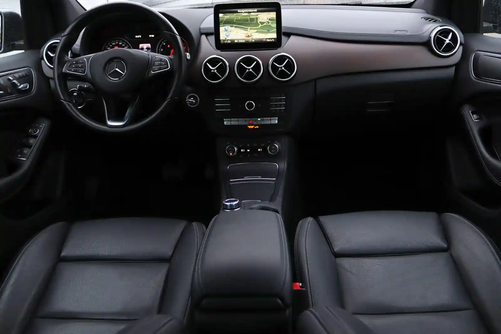 Mercedes-Benz B 200