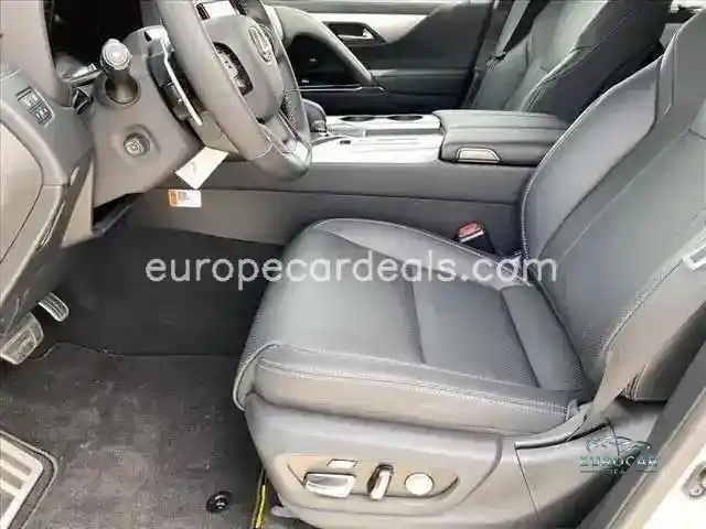 Lexus LX 600