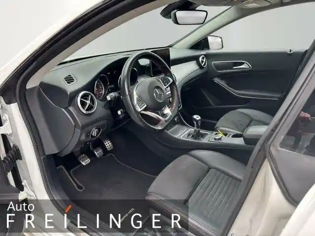 Mercedes-Benz CLA 200 Shooting Brake