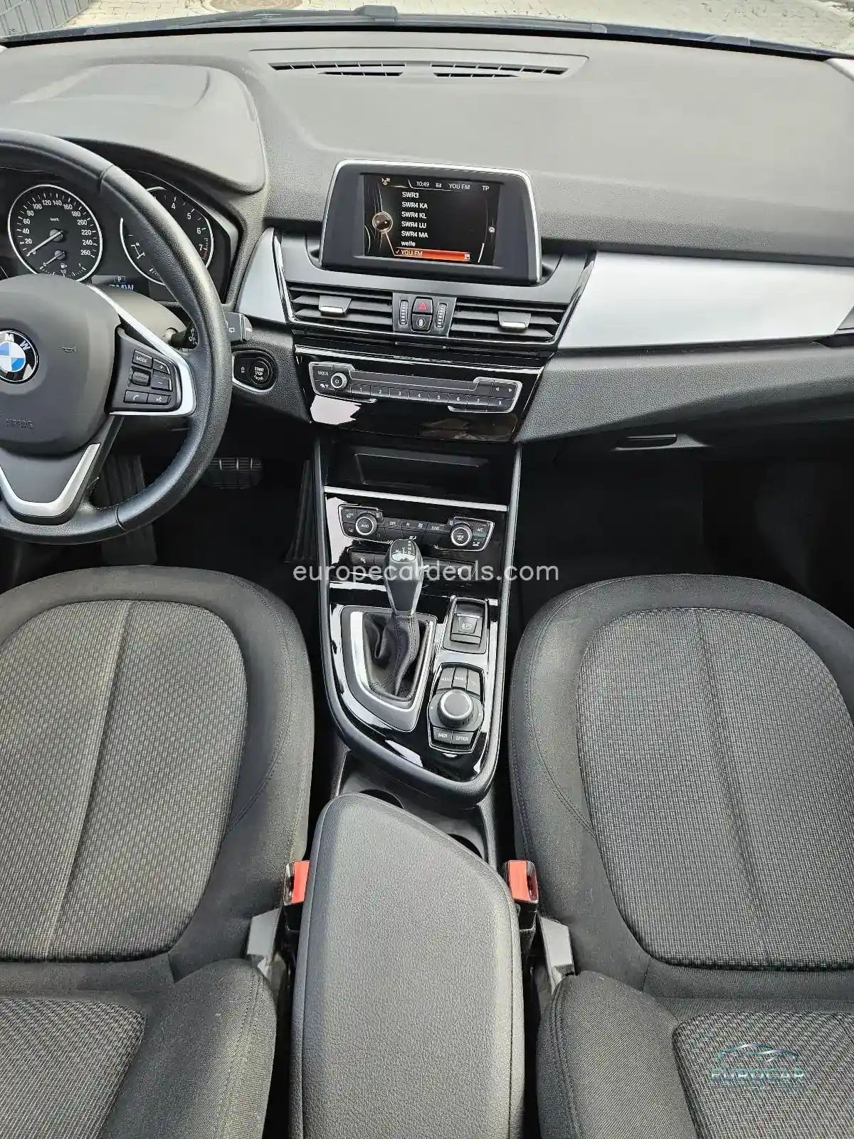BMW 225