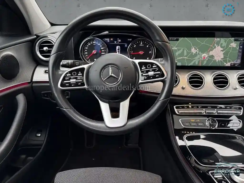 Mercedes-Benz E 220