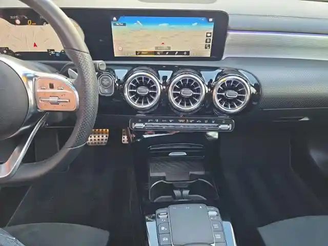 Mercedes-Benz A 220