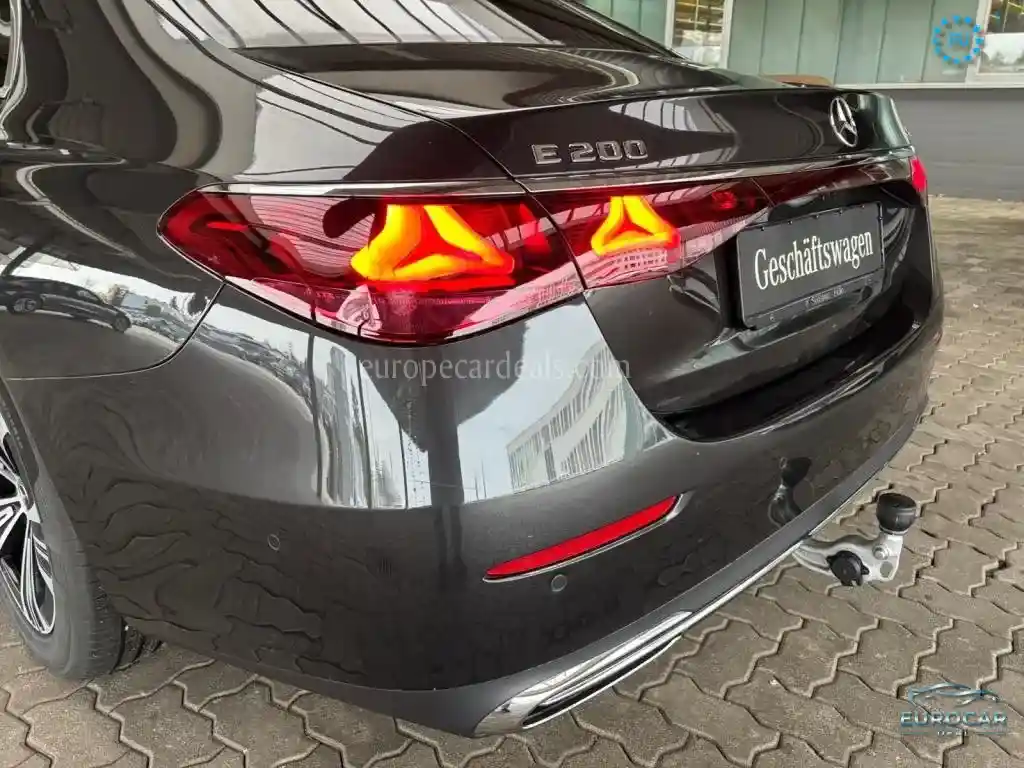 Mercedes-Benz E 200