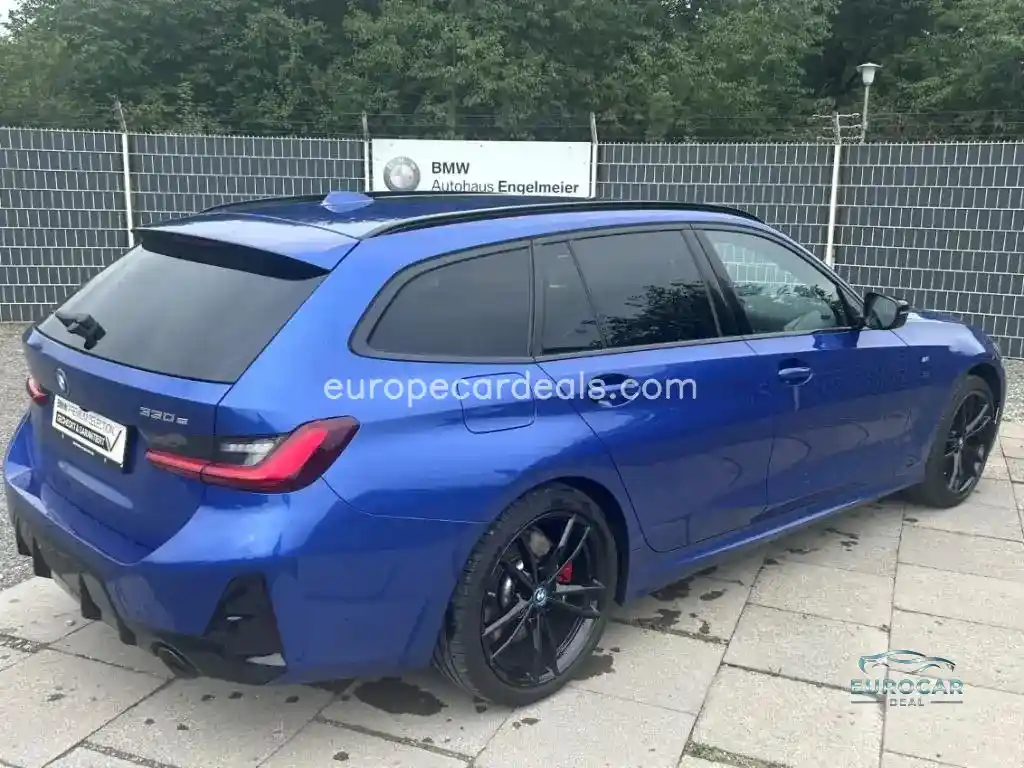 BMW 330