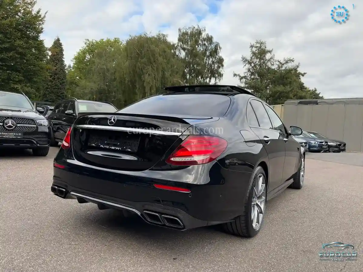 Mercedes-Benz E 63 AMG