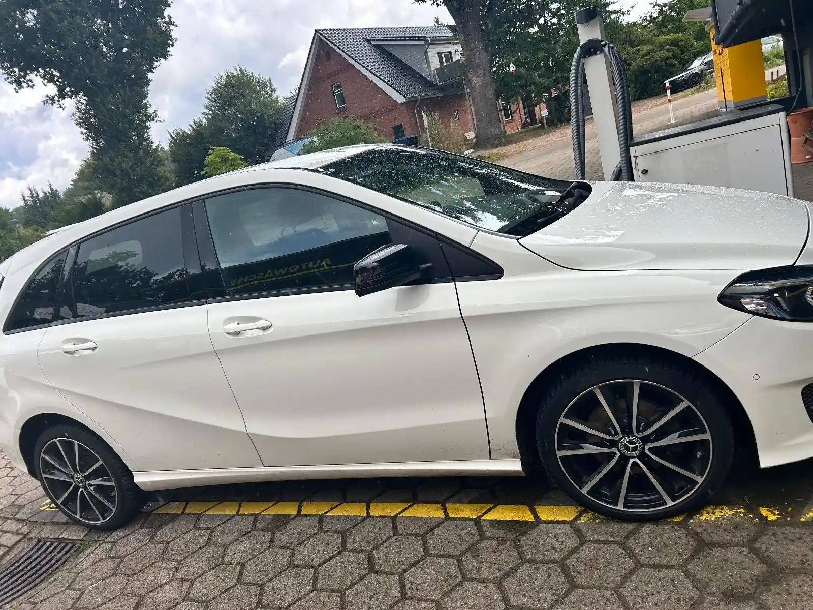 Mercedes-Benz B 200