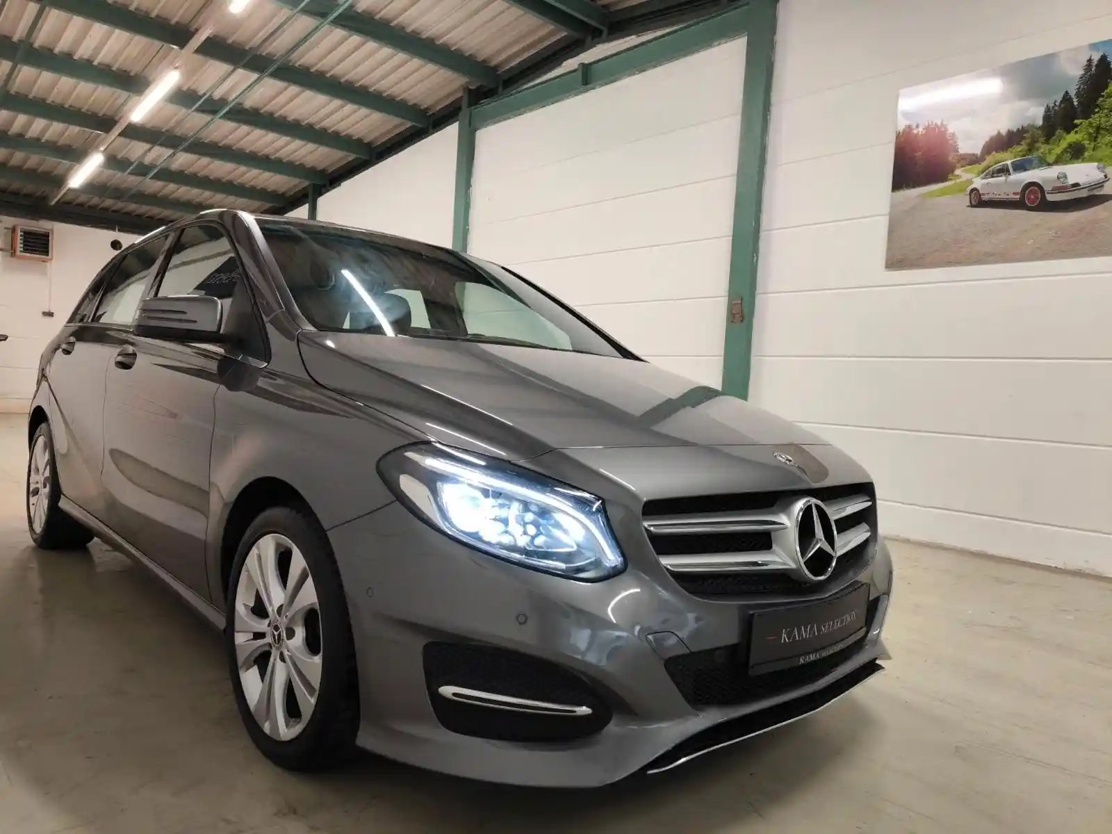 Mercedes-Benz B 200