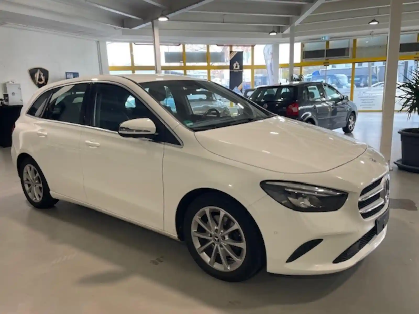 Mercedes-Benz B 200