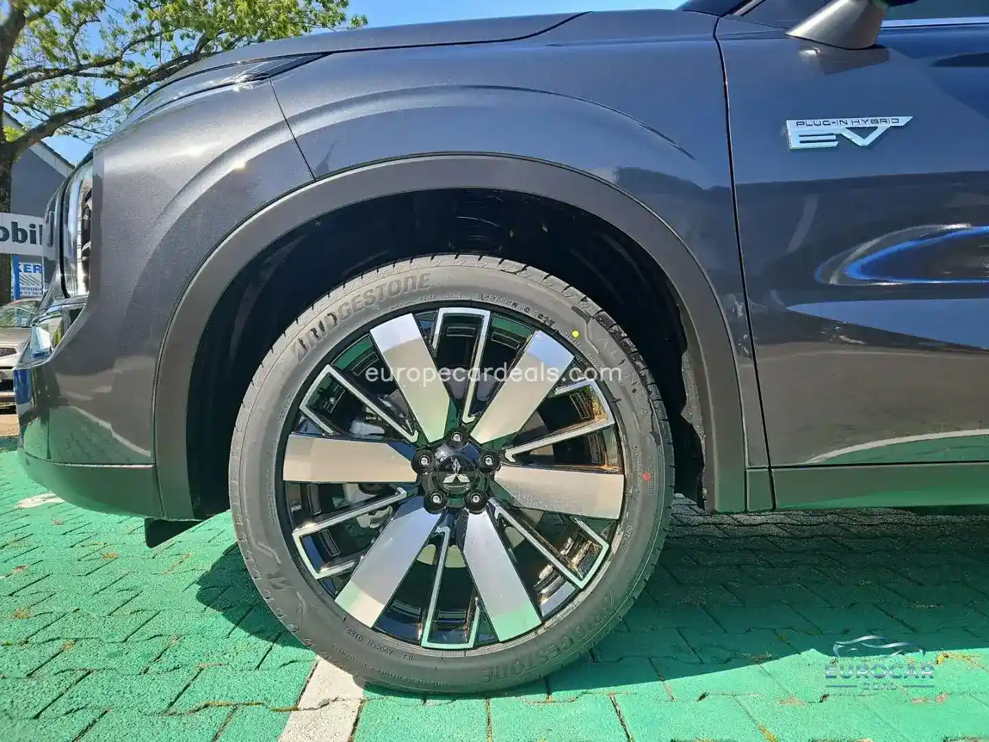 Mitsubishi Plug-in Hybrid Outlander
