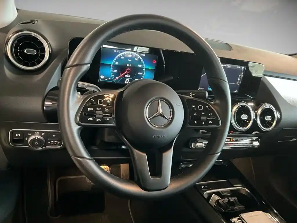 Mercedes-Benz B 220