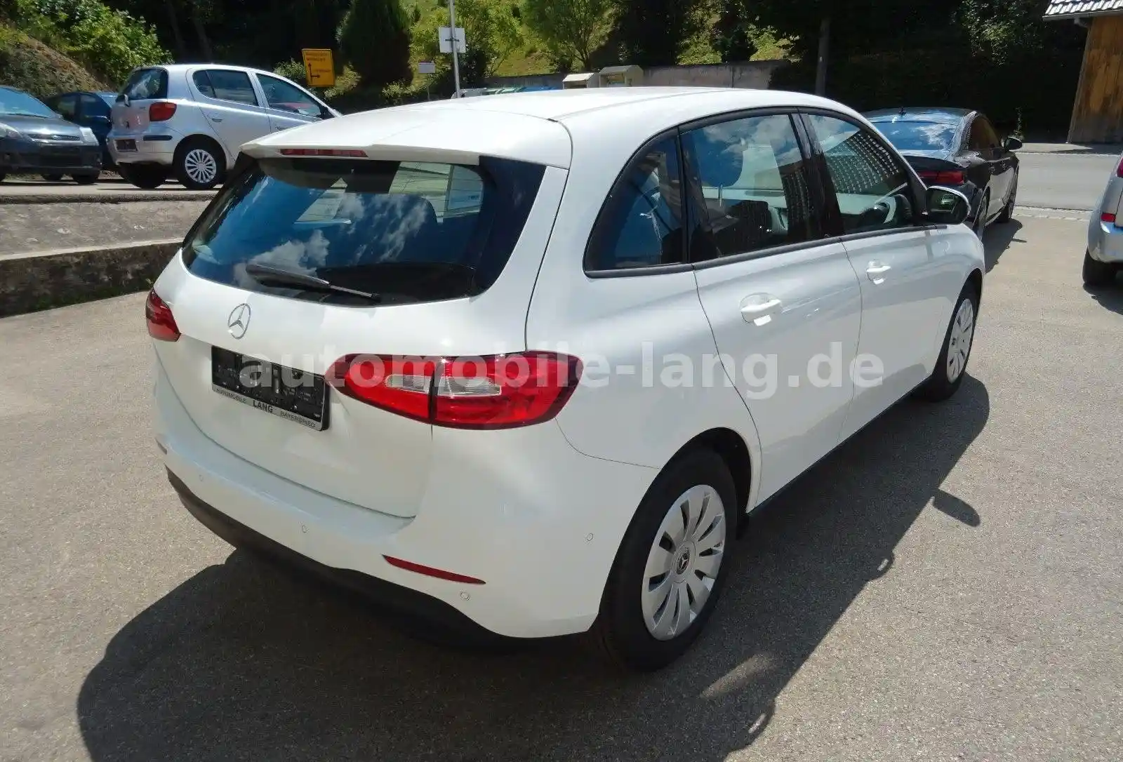Mercedes-Benz B 180