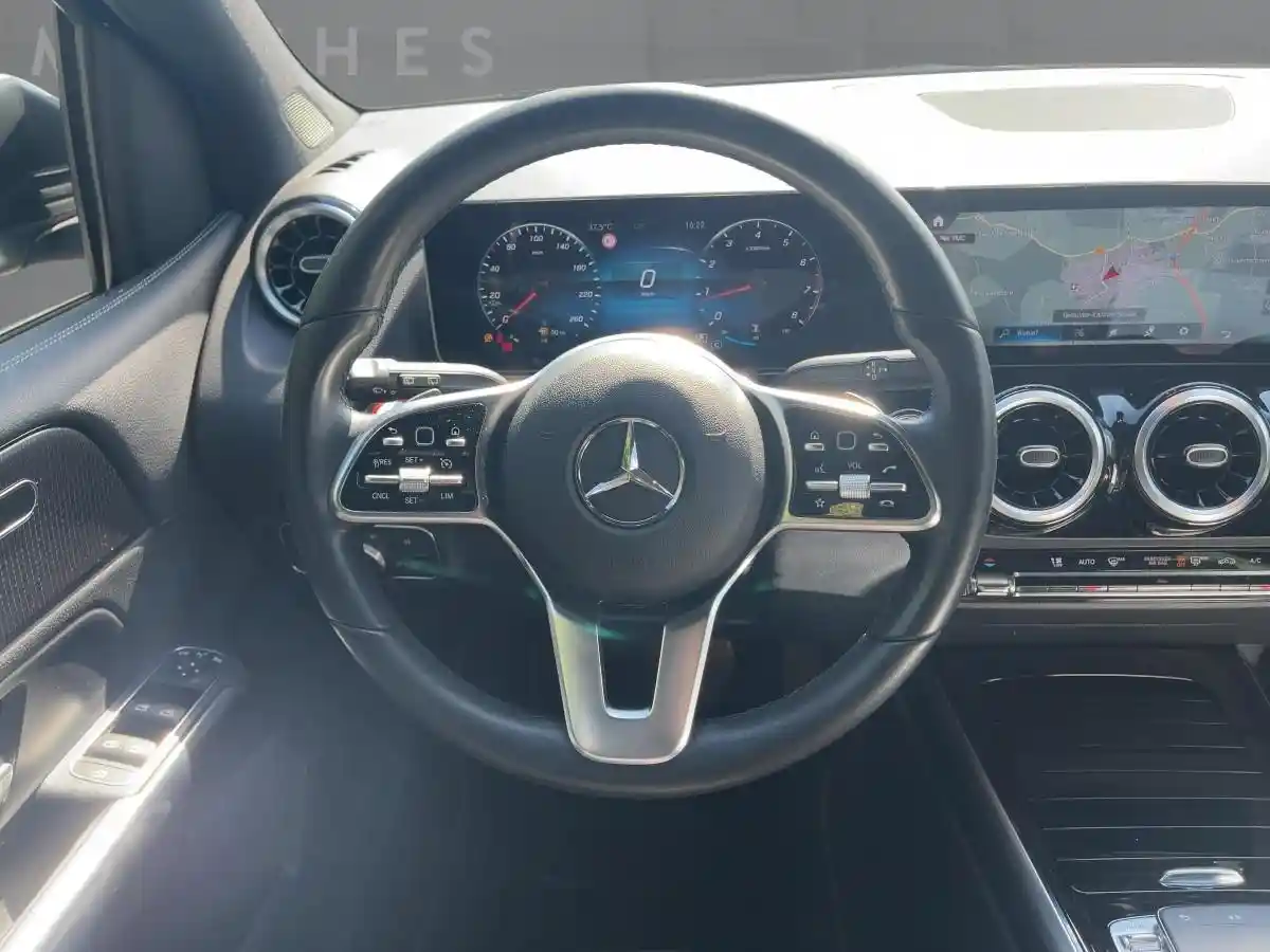 Mercedes-Benz B 220