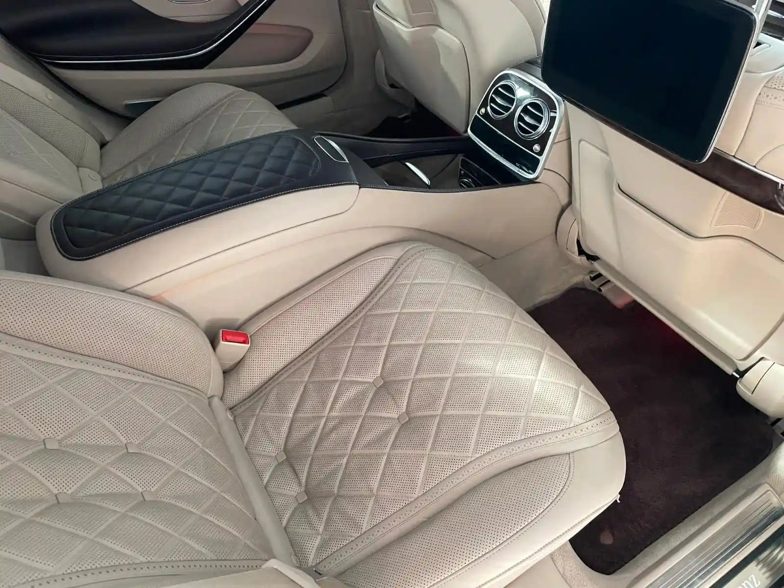 Mercedes-Benz S 560