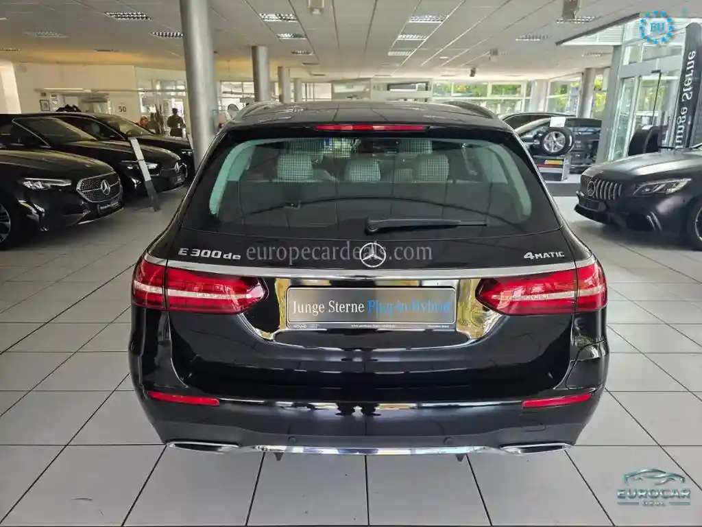 Mercedes-Benz E 300