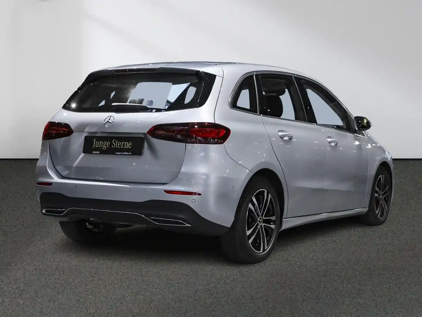 Mercedes-Benz B 180