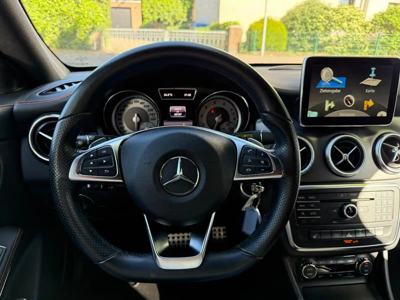 Mercedes-Benz CLA 200