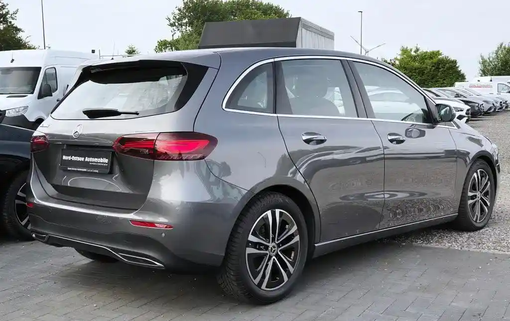 Mercedes-Benz B 200