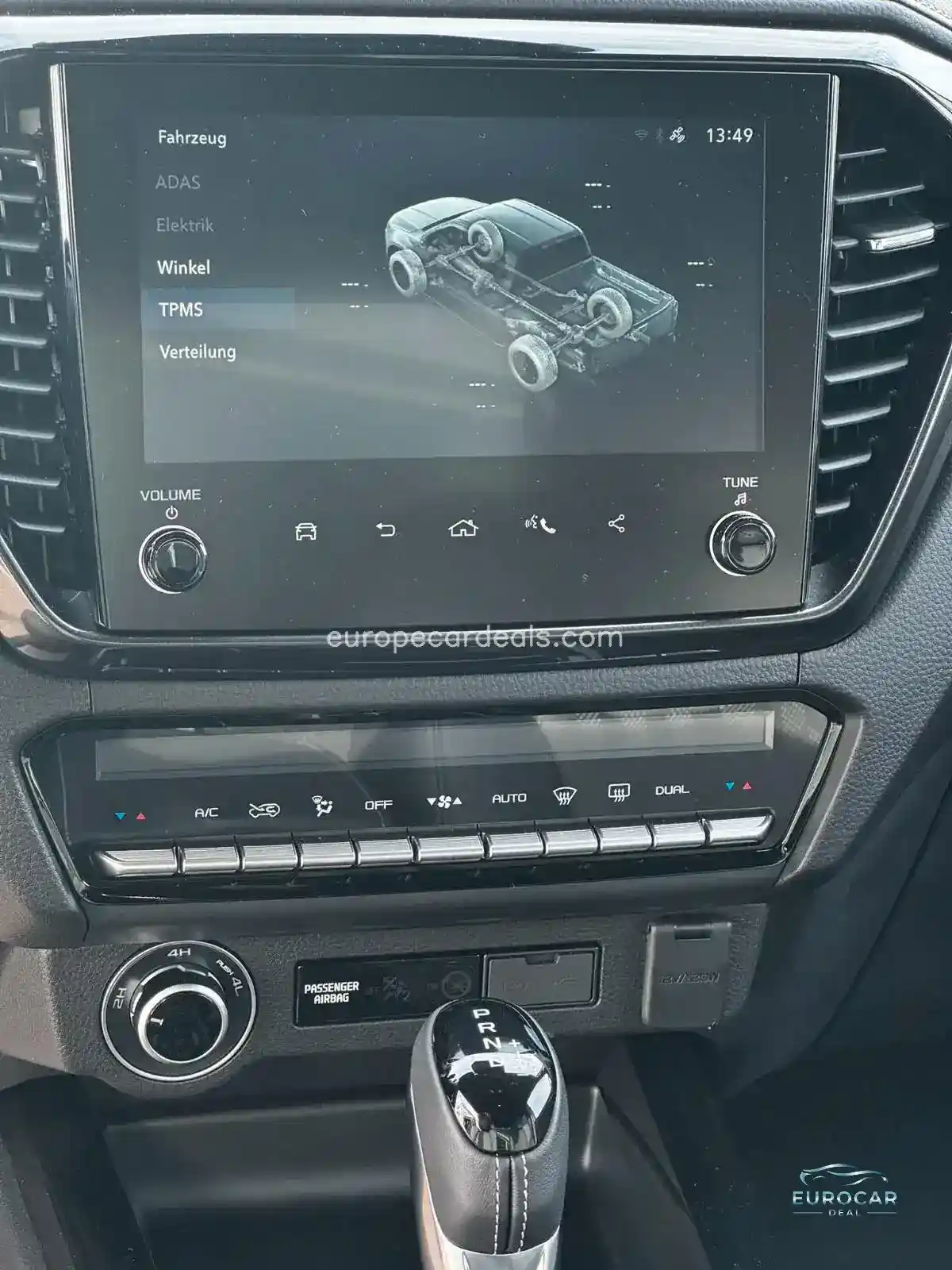 V-Cross Space Cab AT Rough Terrain Mode