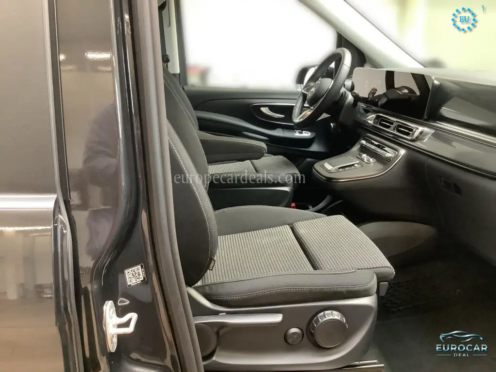 Mercedes-Benz V 220