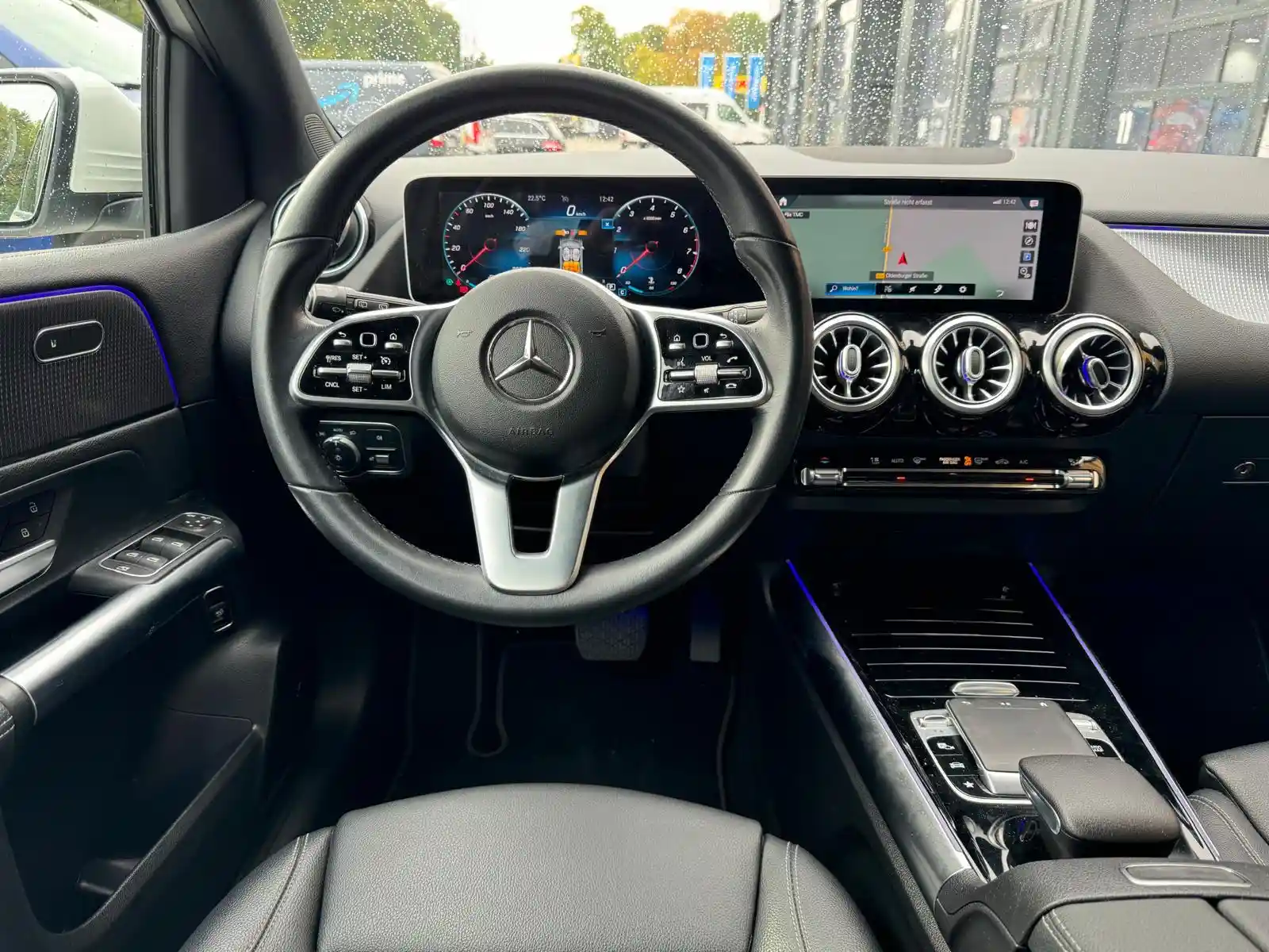 Mercedes-Benz B 180