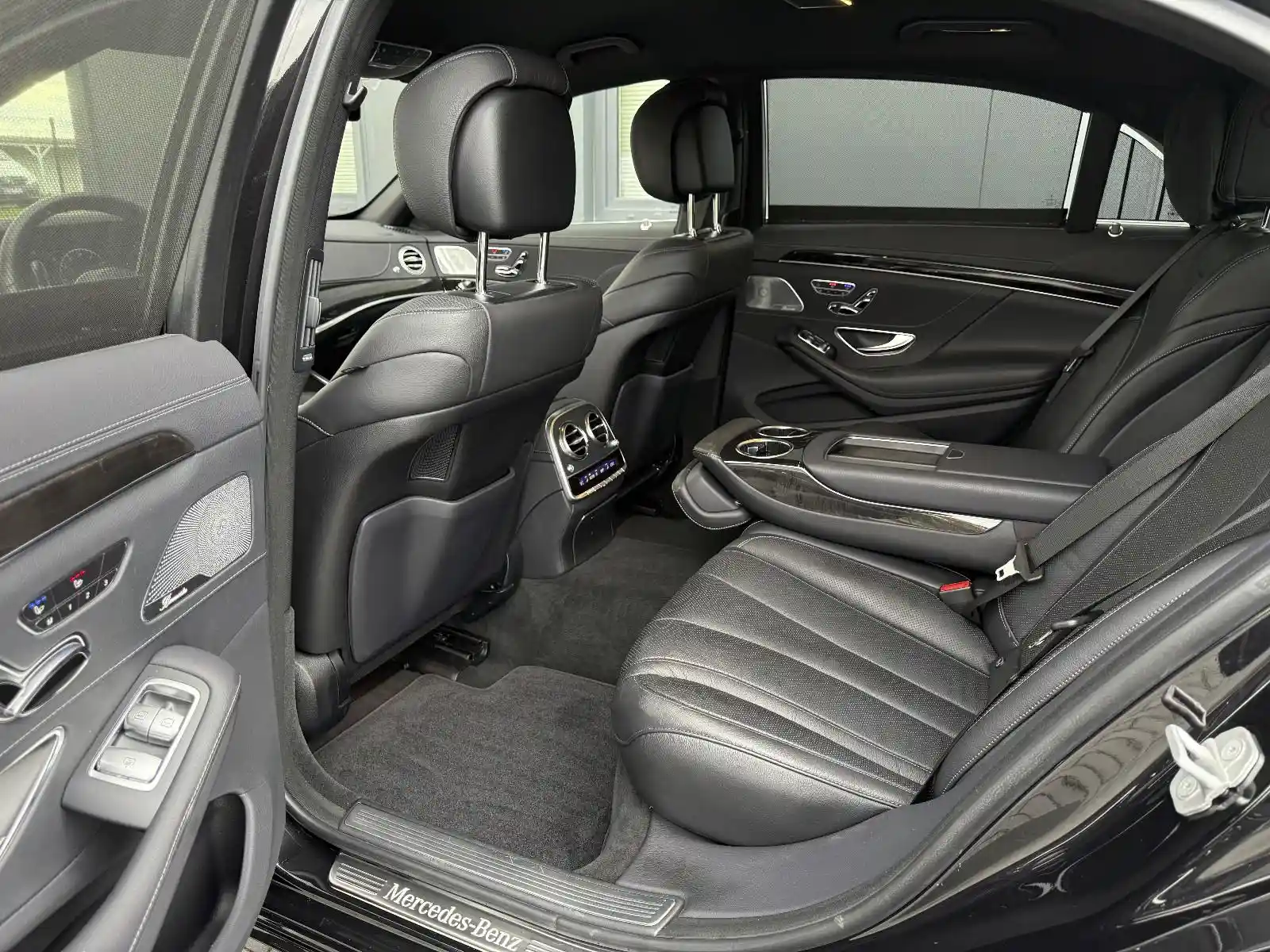 Mercedes-Benz S 560