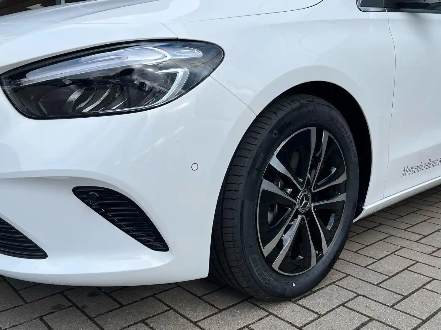 Mercedes-Benz B 200