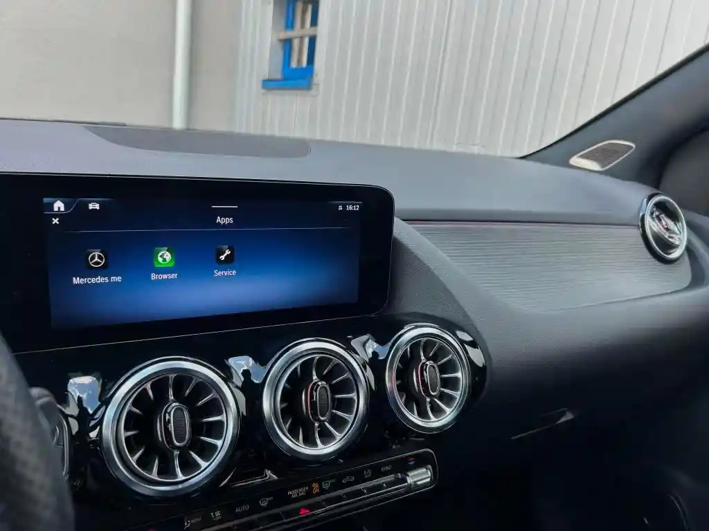 Mercedes-Benz B 200