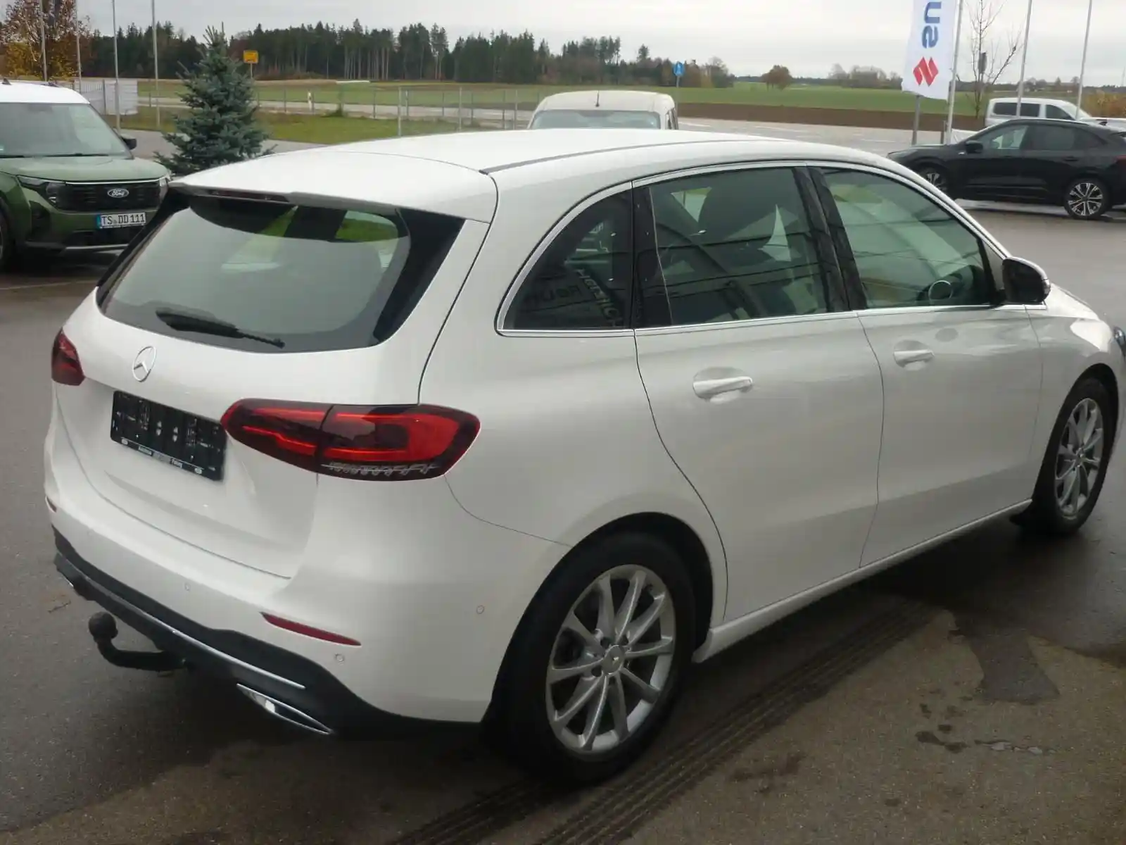 Mercedes-Benz B 200