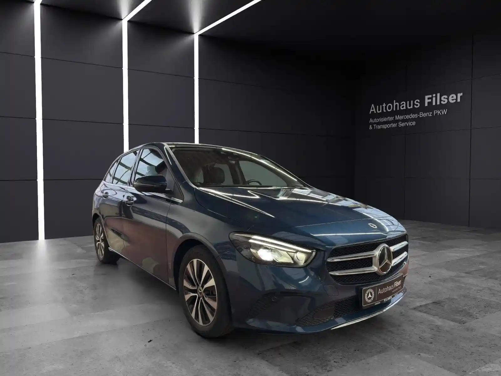 Mercedes-Benz B 220