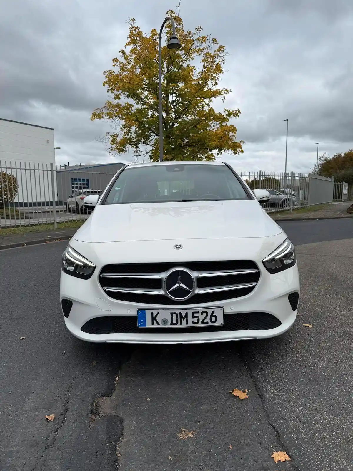 Mercedes-Benz B 180