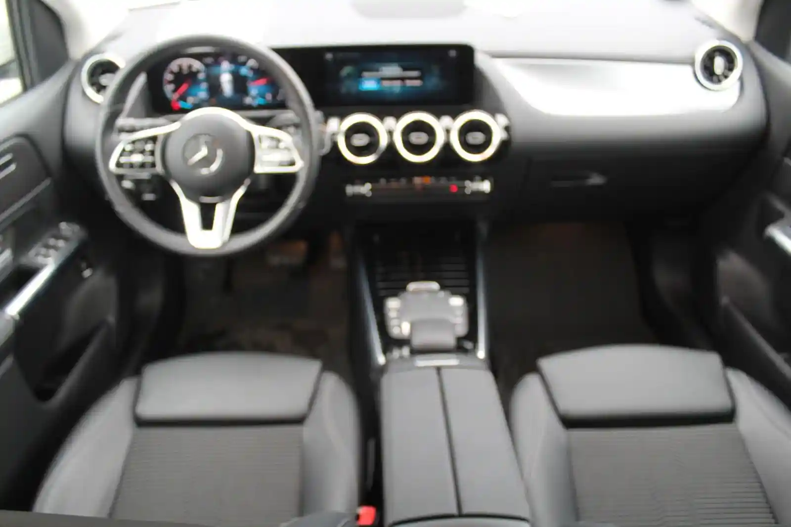 Mercedes-Benz B 200
