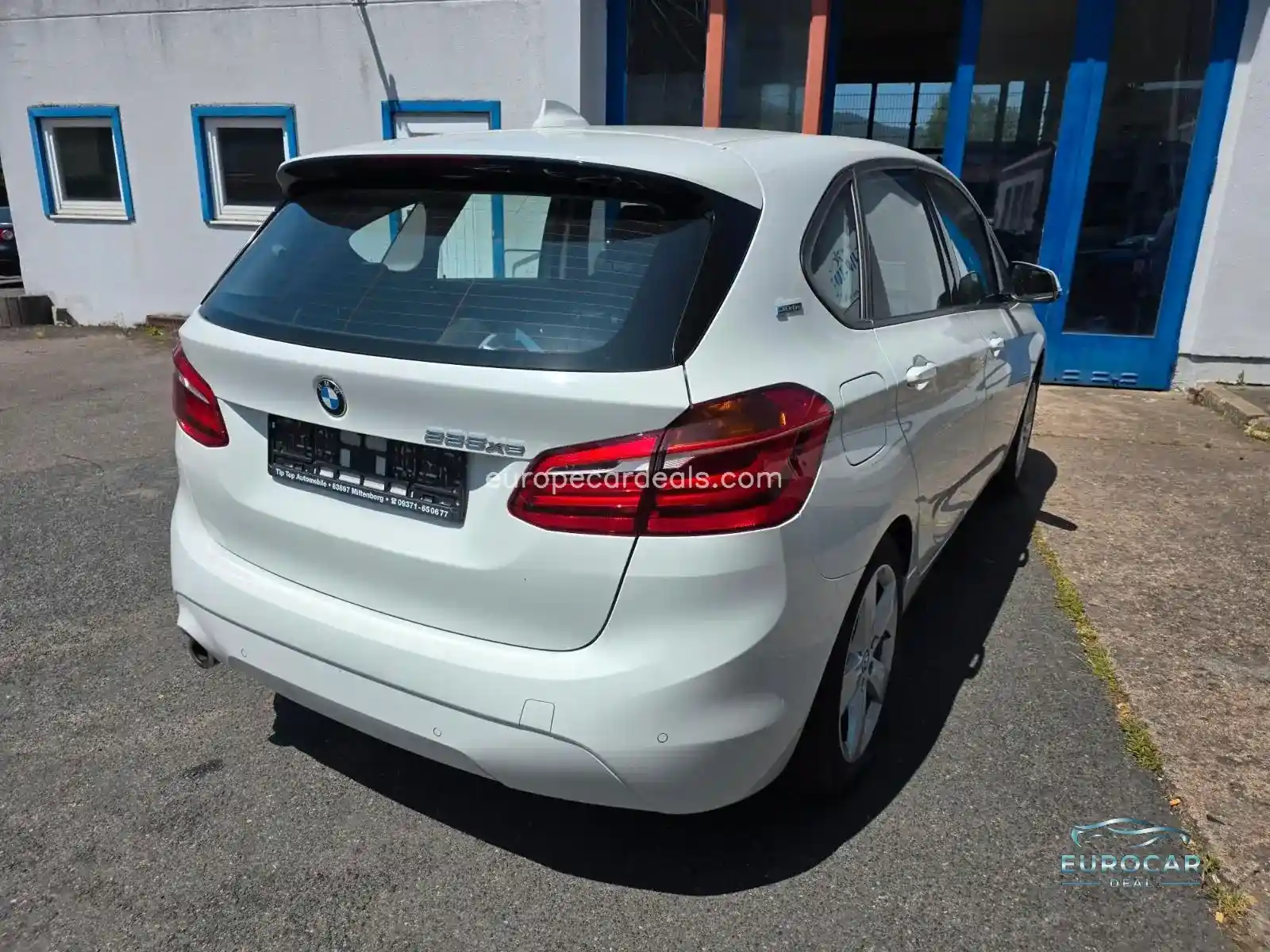 BMW 225