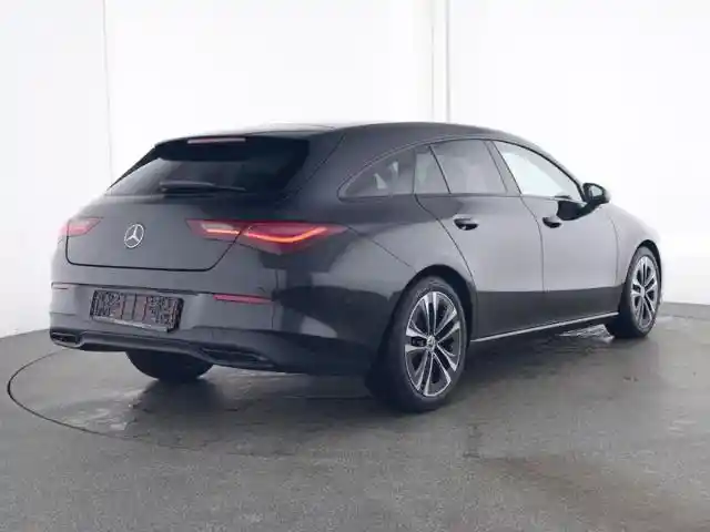 Mercedes-Benz CLA 180 Shooting Brake