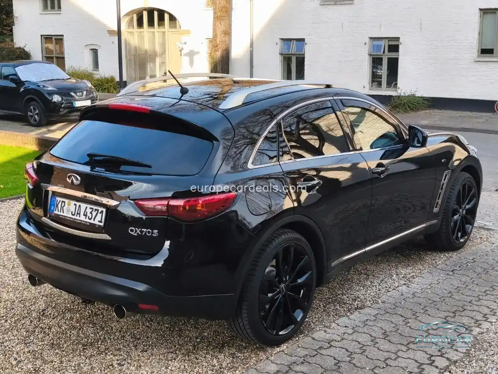 Infiniti QX70